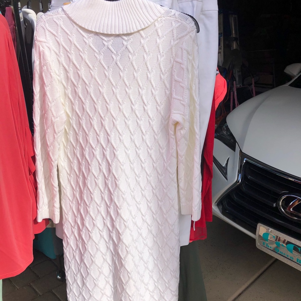 Dress - Picture 2 of 2